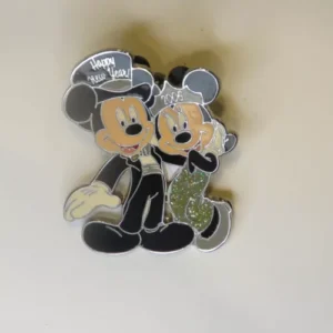 Disney  WDW Cast   Happy New Year 2006 Mickey and Minnie Pin