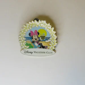 Disney Disney Vacation Club  Minnie on the Beach Pin