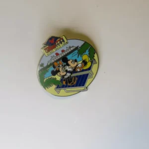 Disney DCL  Castaway Club  Red Lounge, Navy Bow Gift Pin