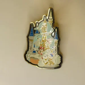 Disney   Cinderella's Castle  Snow Globe Parade Pin
