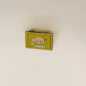 Vintage 1992 Pass The Pigs Dice Game Complete with Case Score Pad Pencils 322440
