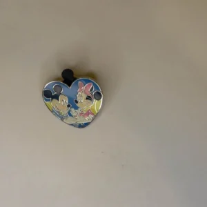 Disney WDW  Mickey & Minnie  Sweetheart Hearts #3  Cast Lanyard  2 Pin