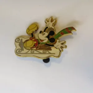 RARE NEW DISNEY CAST MICKEY ON CHRISTMAS SLED EXCLUSIVE pin