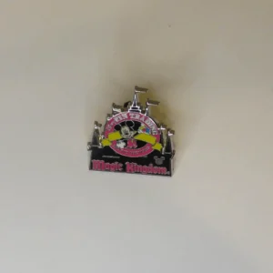 Disney Pin Trading Around The World Magic Kingdom Castle Hidden Mickey