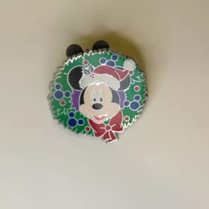 Mickey Mouse Disney Christmas Holiday Pin In Wreath Limited Edition