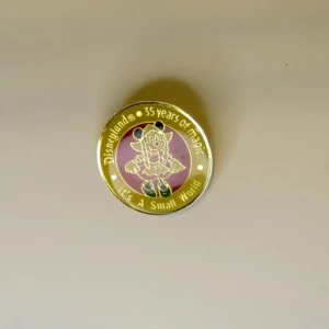 Disneyland 35 Years of Magic Minnie Mouse Its a Small World 1990 Disney Pin