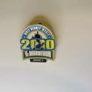 DISNEY WDW WALT DISNEY WORLD HALF MARATHON 2010 DONALD DUCK ERROR PIN LR