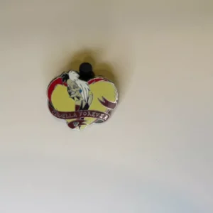 DLR Cast Lanyard Series 4 Villains Collection Cruella Disney Pin 44556