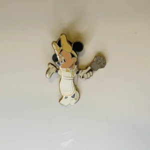 Disney World Pin Trading 2005 Cast Exclusive Minnie House Keeping
