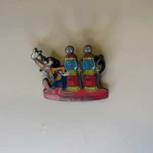Disney Pin Goofy's Gas Station Gas Pumps Toontown Disneyland 2000 Dlr