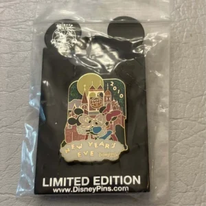 Disneyland 2010 MIckey and Minnie New Years Eve Pin