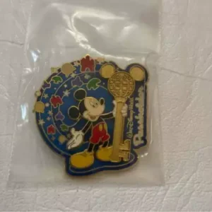 Disney Passholder Mickey Key  Pin