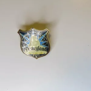DL Matterhorn 2000 Crest Disneyland Shield Disney Pin (B1)