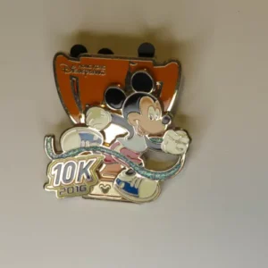 2016 HONG KONG DISNEYLAND 10K RUN MICKEY SPECIAL EDITION PIN