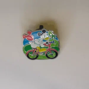 Disney  World  2006 Cast Lanyard Series 4 Of 5 Donald Cycling Pin