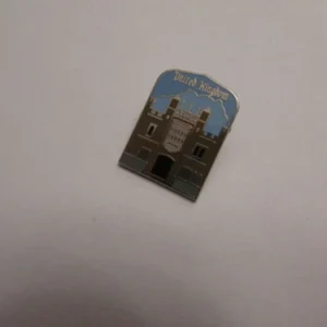 Disney WDW Hidden Mickey Series United Kingdom Hampton Court Palace Pin