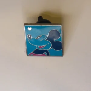 Disney Hidden Mickey Mouse 2010 Looking Left Pin