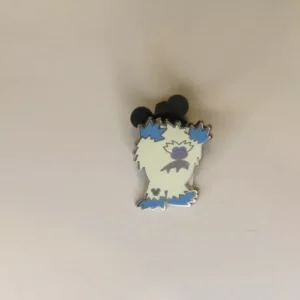 Disney   2011 Hidden Mickey   Cute Yeti   Scaring Pin