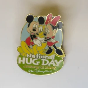 MINNIE, MICKEY MOUSE & PLUTO NATIONAL HUG DAY 2005 Disney PIN 36098
