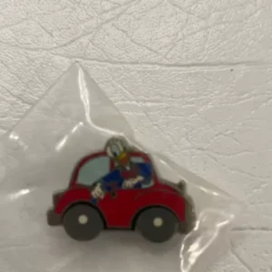 Disney Pin Donald Duck Car