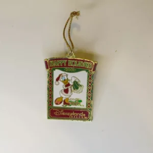 Disney World Pin 2001 LE 2400 Happy Holiday Donald Christmas