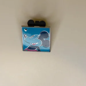 Disney Hidden Mickey Mouse 2010 Looking Left Pin
