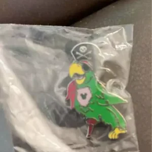 Disney Hidden Mickey Pirate Parrot Pin