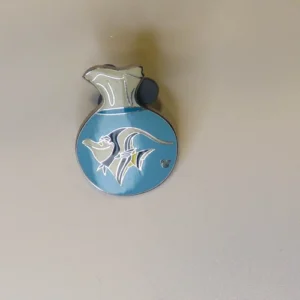 HTF Disney Gill Fish Bag Hidden Mickey Rare Pin (D3)