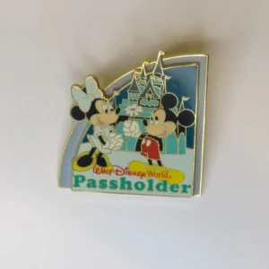WDW - 2008 Passholder Mickey & Minnie at Magic Kingdom LE 6000 Disney pin