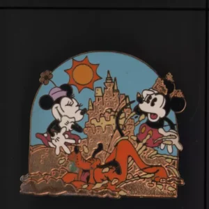 WDW Mickey Mouse Minnie Pluto At The Beach Sand Castle Pin 2004
