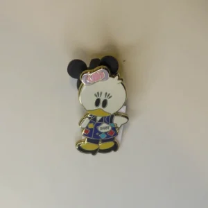 Disney WDW - Daisy Duck - Cute Characters in Costumes - Cast Member Pin