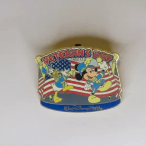 Disney    Mickey Mouse & Donald Duck = Veteran's Day 2006 Pin