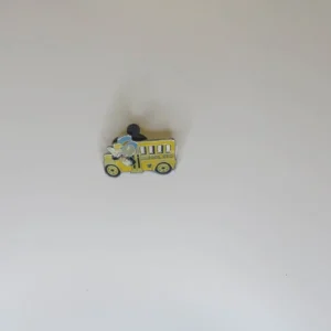Disney hidden mickey  back to school bus & lunch box  Jiminy cricket Pin